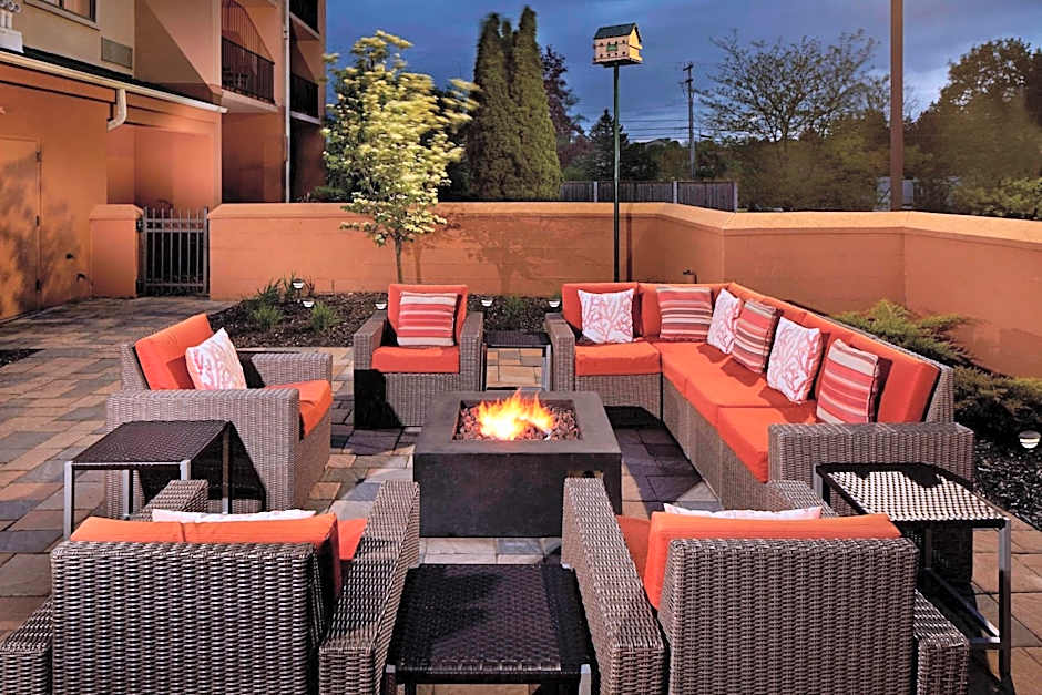 Courtyard by Marriott State College