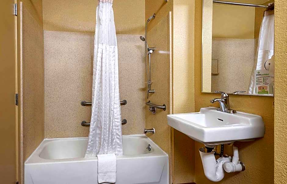 Extended Stay America Suites - Newark - Woodbridge