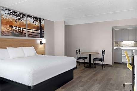 1 King Bed Efficiency Non-Smoking
