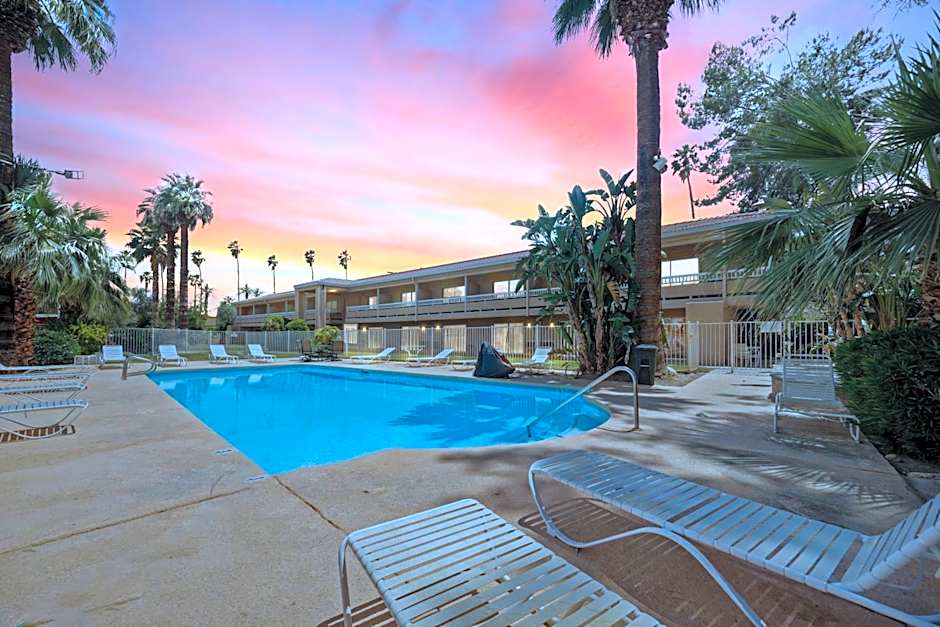 Sol Springs Inn