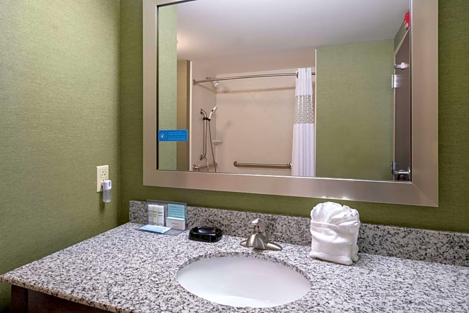 Hampton Inn By Hilton Huntington University Area