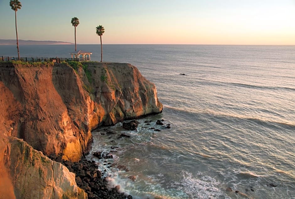 Shore Cliff Hotel