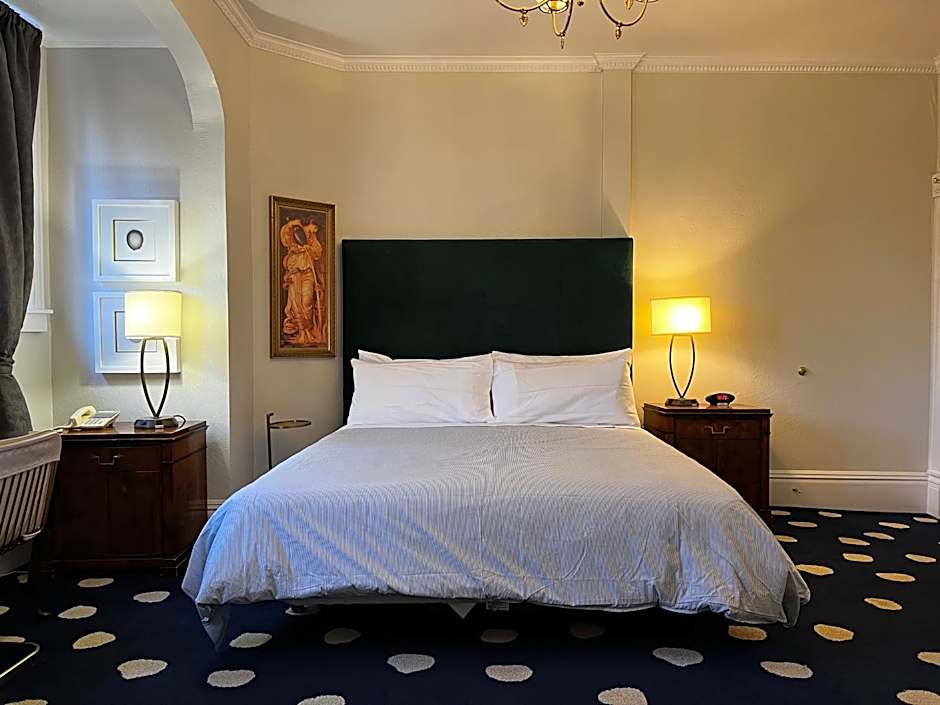 Sterling Hotel