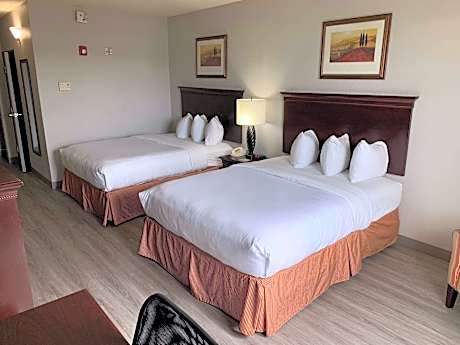 One-Bedroom Suite with Two Queen Beds and Sofa Bed - Non-Smoking