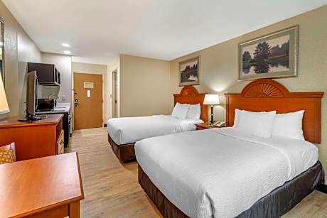 2 Double Beds, Efficiency, Nonsmoking