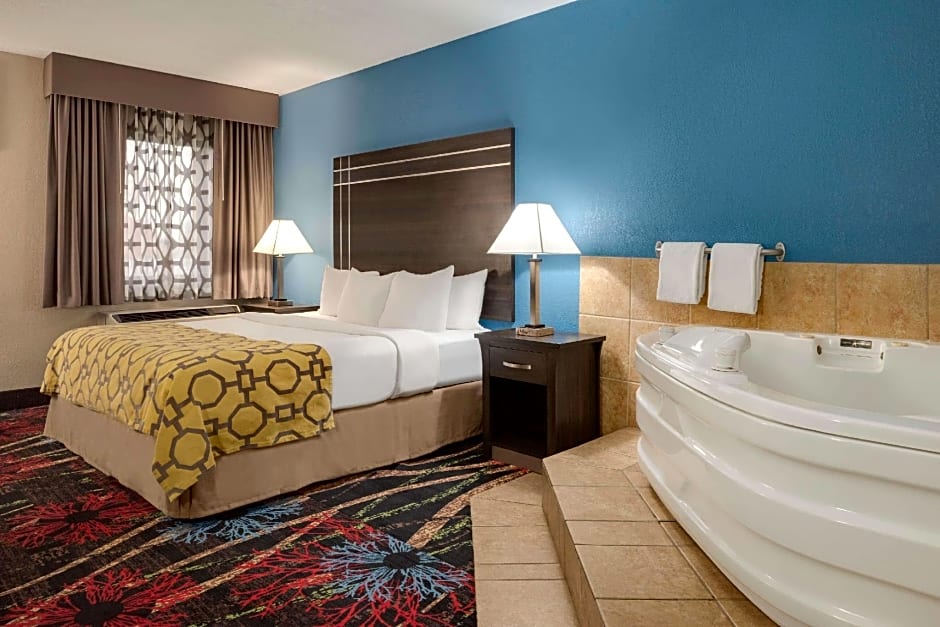 Baymont by Wyndham Muncie Near Ball State University