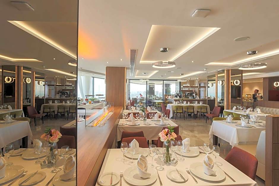 Lamaraz Hotels