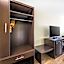 Sleep Inn & Suites Salina I-135
