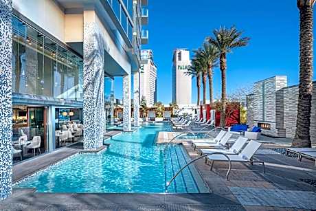 Palms Place Hotel and Spa
