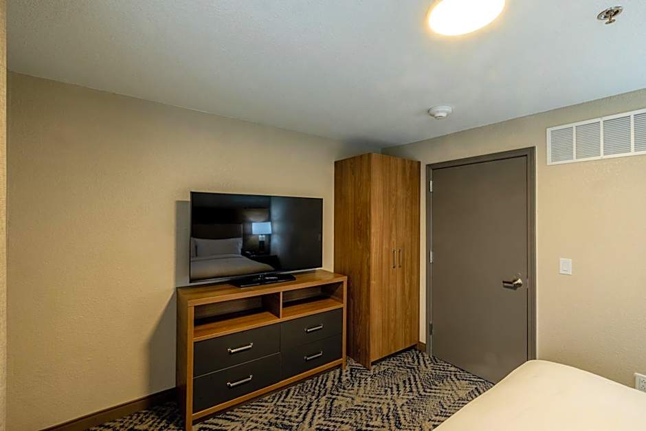 Candlewood Suites Wichita Northwest, an IHG Hotel