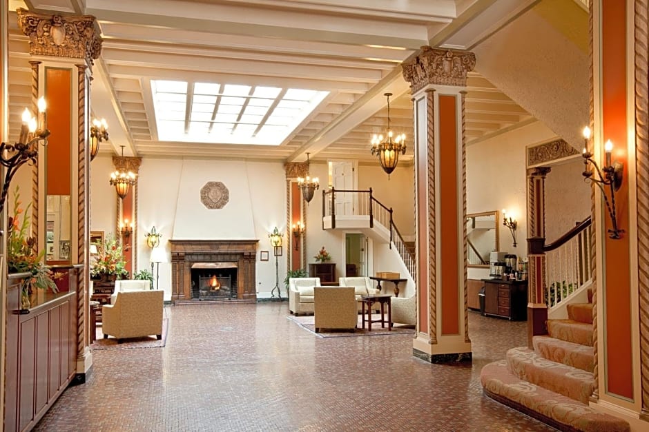 Cardinal Hotel
