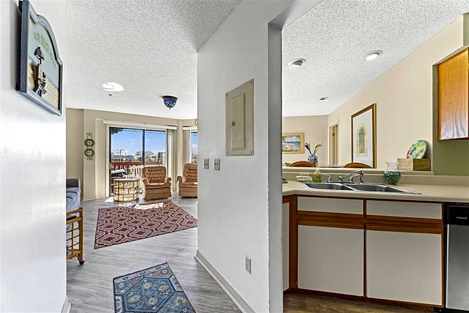 1302b St Thomas Square