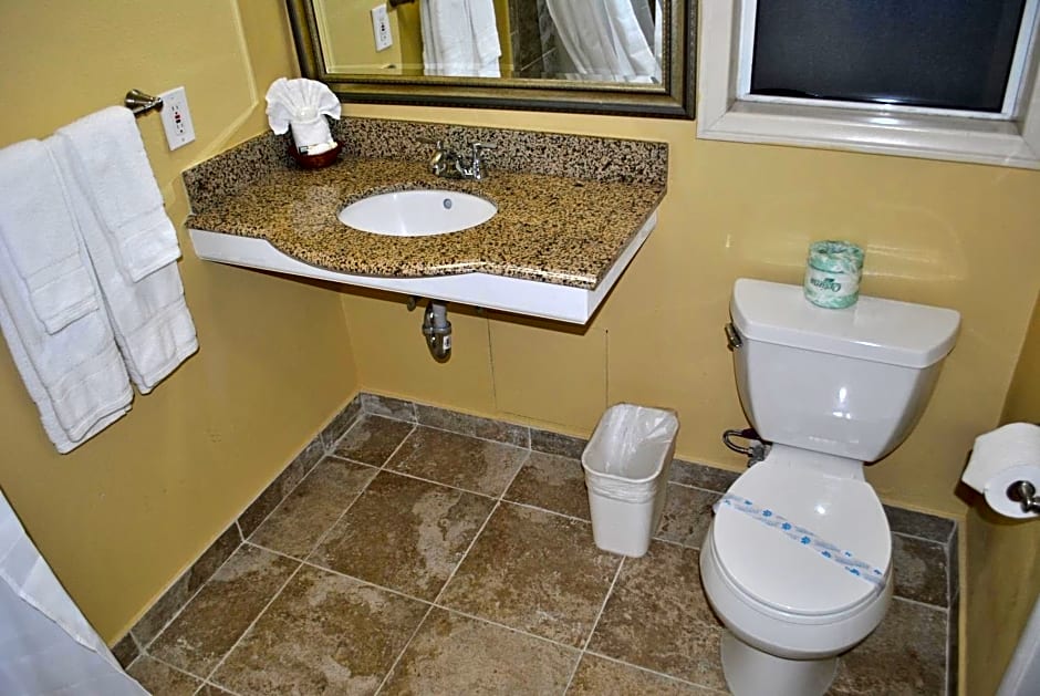 Oasis Inn and Suites