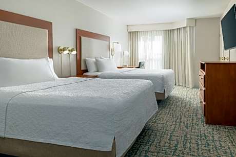 One-Bedroom Queen Suite with Two Queen Beds - Non-Smoking
