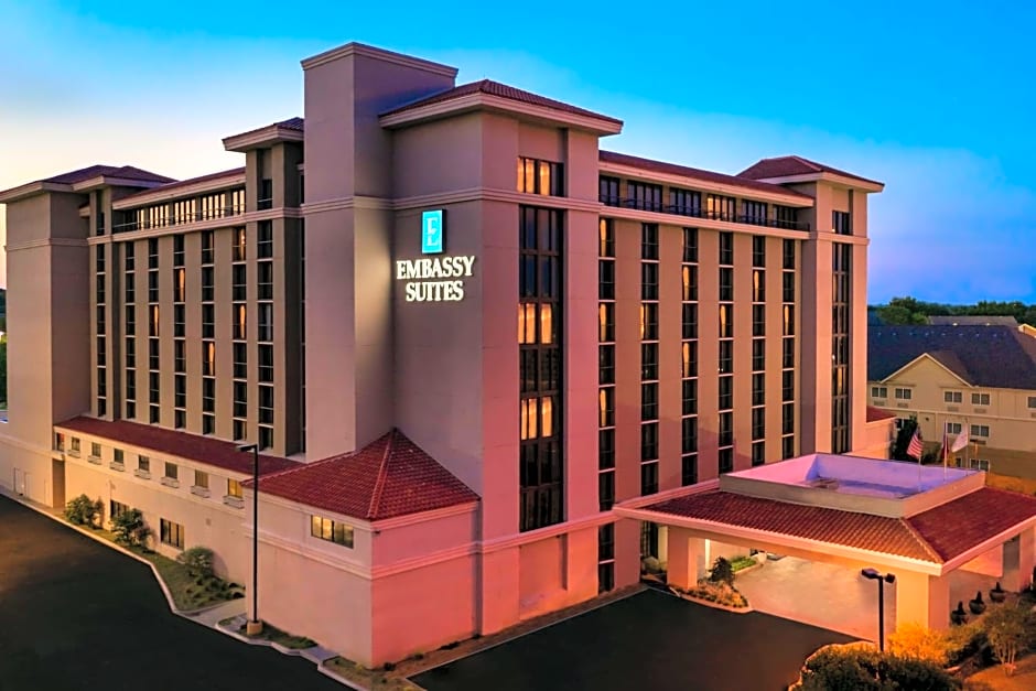 Embassy Suites By Hilton Hotel Dallas - Park Central Area