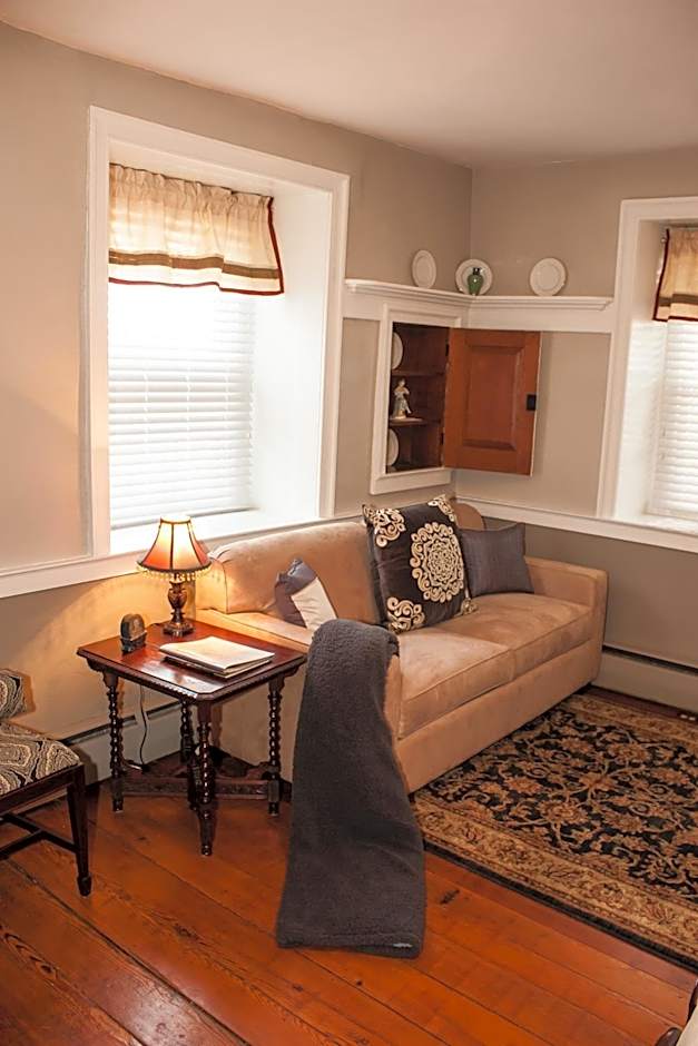 Hertzog Homestead Bed & Breakfast