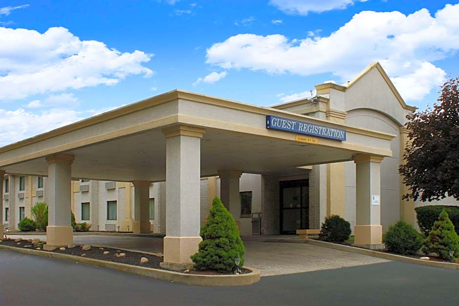 The Royal Inn & Suites
