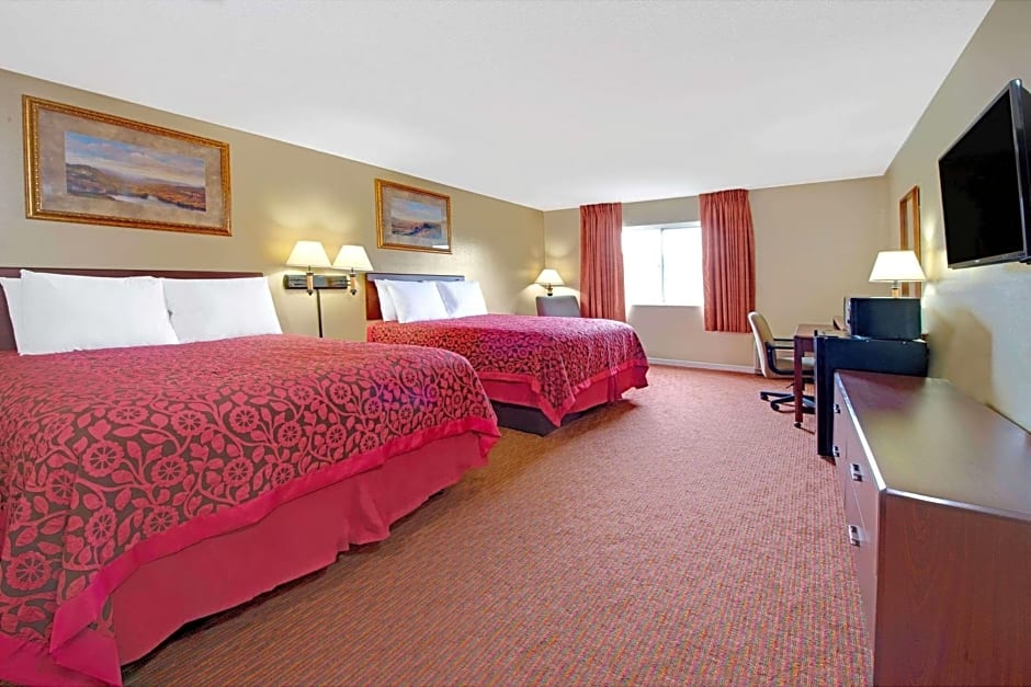 Days Inn by Wyndham St. Louis/Westport MO