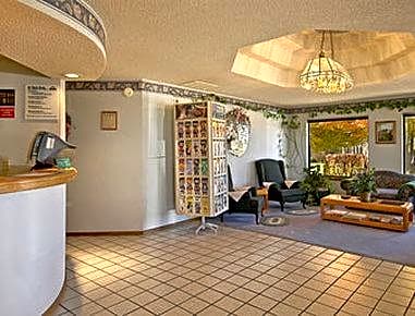 Days Inn by Wyndham Mountain Grove