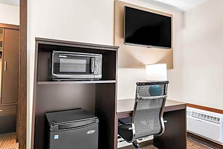 Queen Suite with Two Queen Beds - Non-Smoking