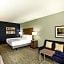 La Quinta Inn & Suites by Wyndham Wichita Northeast