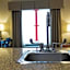 Holiday Inn Express & Suites - Olathe North