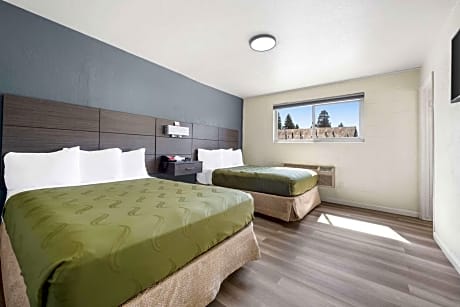 Efficiency Quadruple Room - Non Smoking