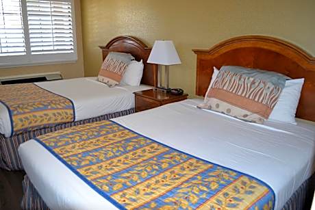 Queen Room with Two Queen Beds - Non-Smoking