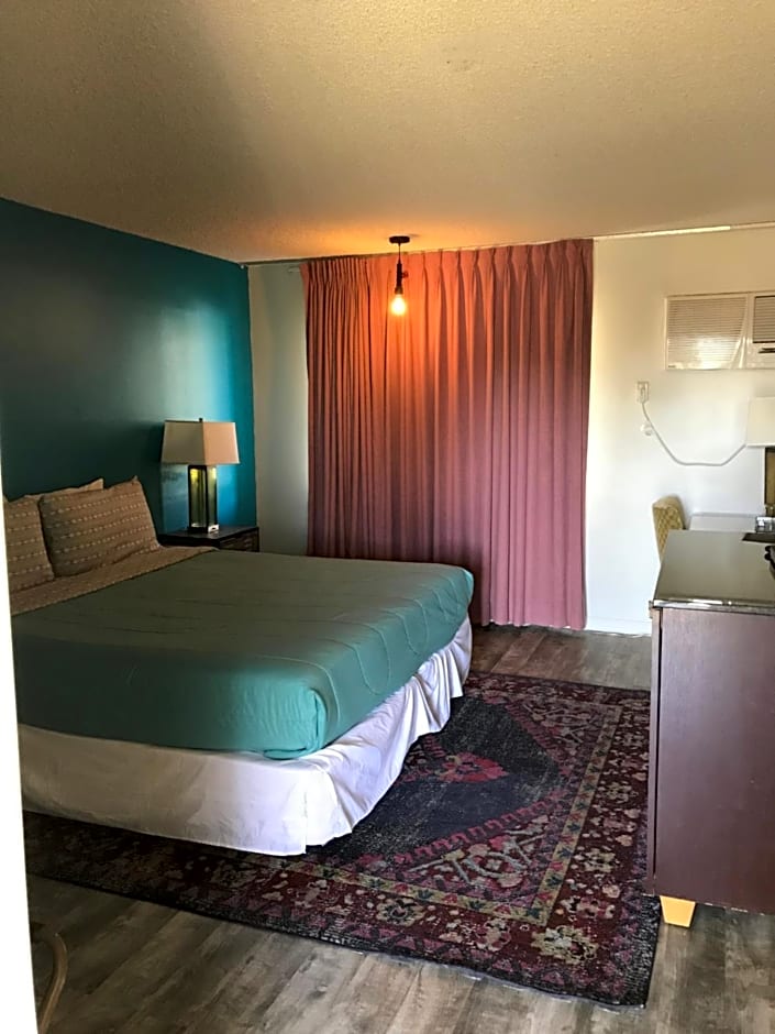 Delos Reyes Palm Springs