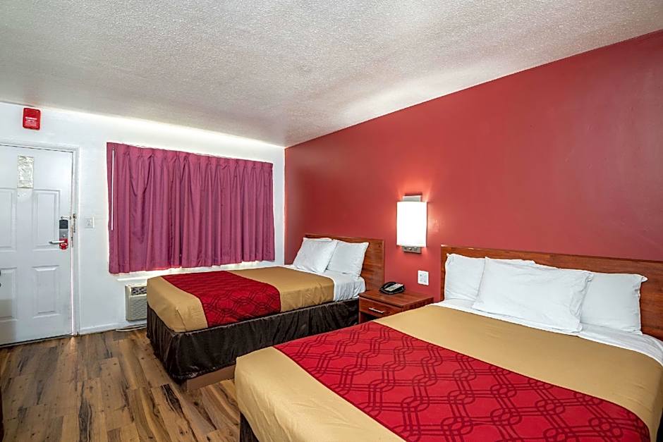 Econo Lodge University