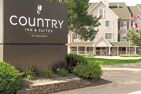 Country Inn & Suites by Radisson, Davenport, IA