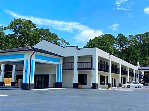 Speedway Inn & Suites