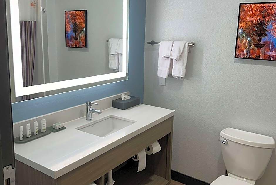 La Quinta Inn & Suites by Wyndham Macon West
