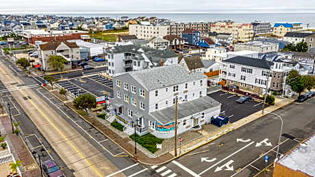 Hammock Inn & Suites North Beach Hotel