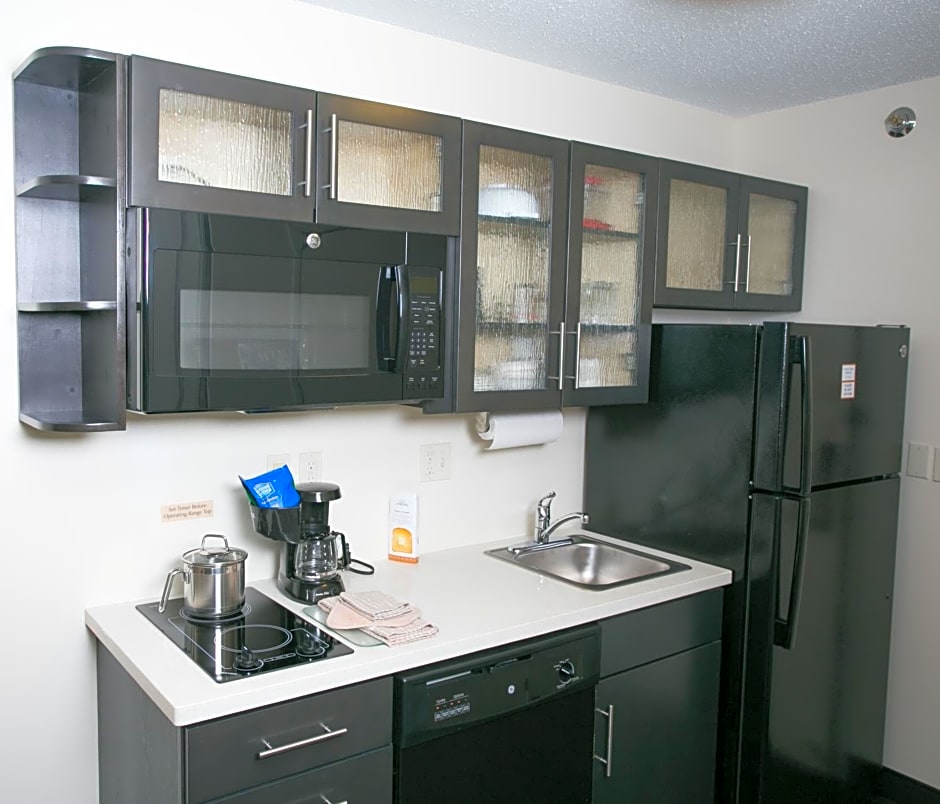 Candlewood Suites Fargo-North Dakota State University