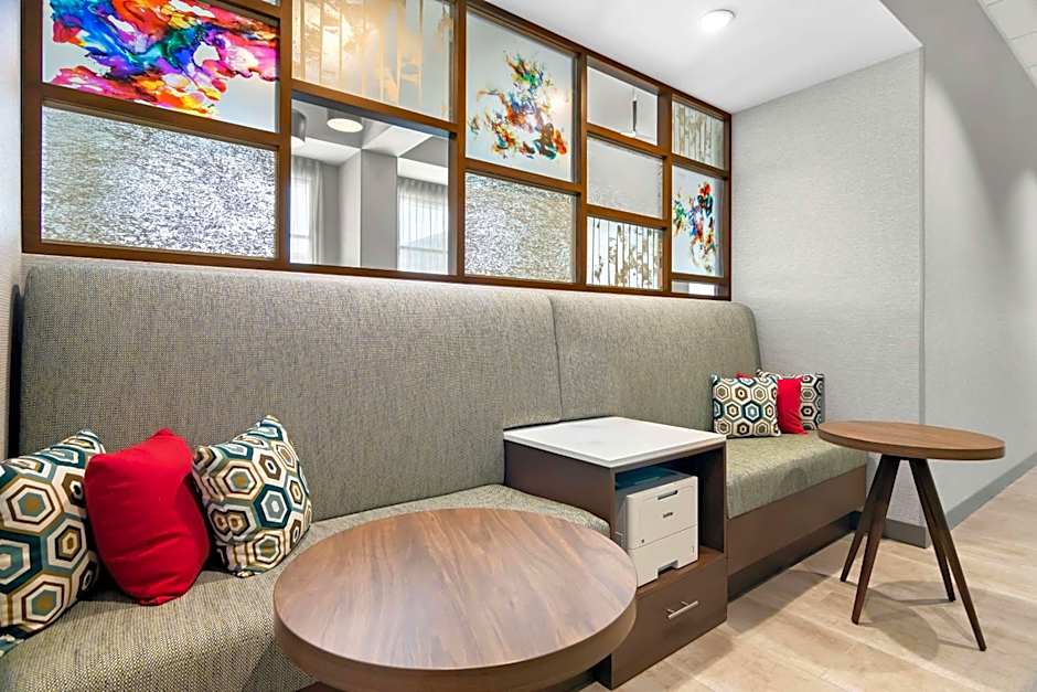 Hampton Inn & Suites Chicago Medical District UIC