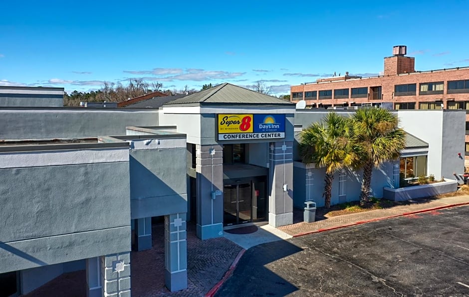 Days Inn by Wyndham Mobile I-65