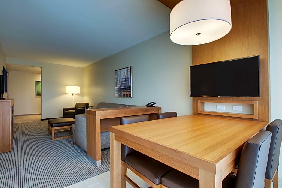 Hyatt Place Milwaukee Downtown