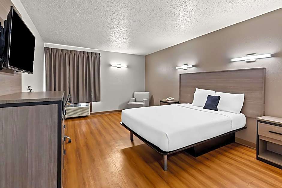Red Lion Inn & Suites Pontoon Beach