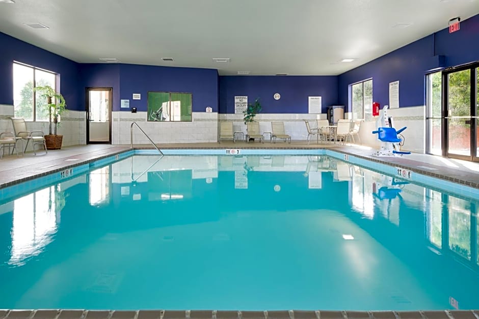 Holiday Inn Express Louisville Northeast