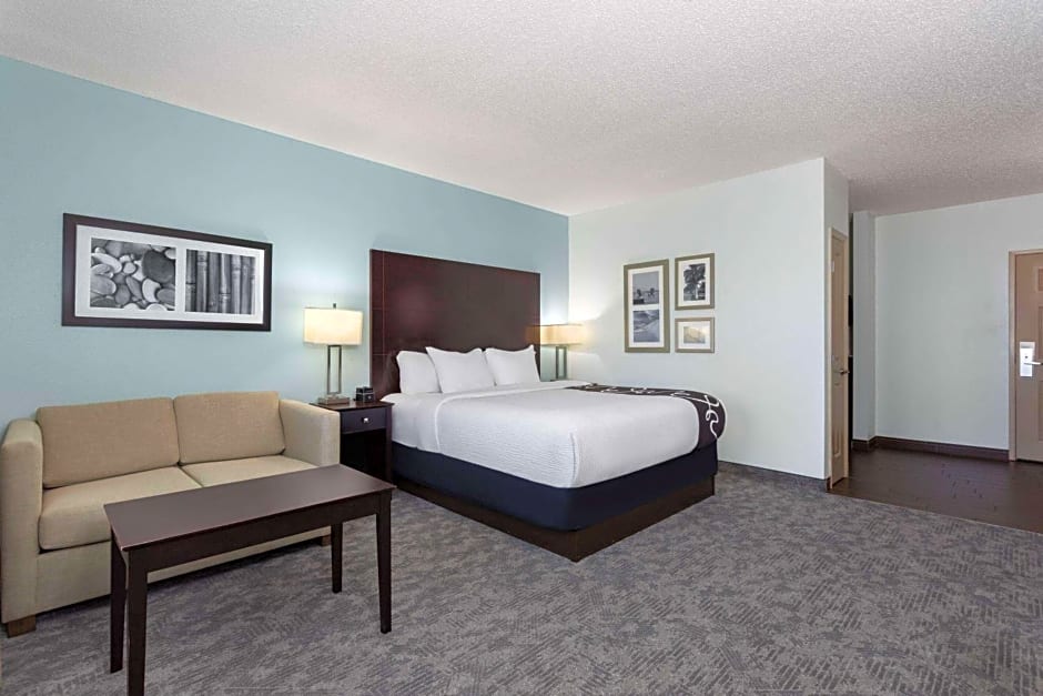La Quinta Inn & Suites by Wyndham Bonita Springs Naples