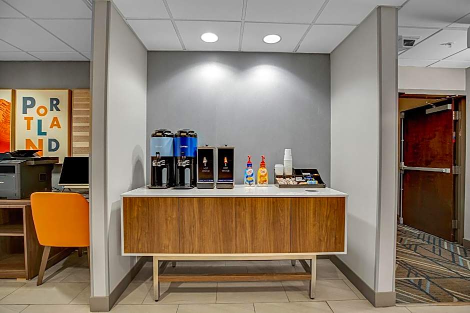 Holiday Inn Express Hotel & Suites Portland - Jantzen Beach