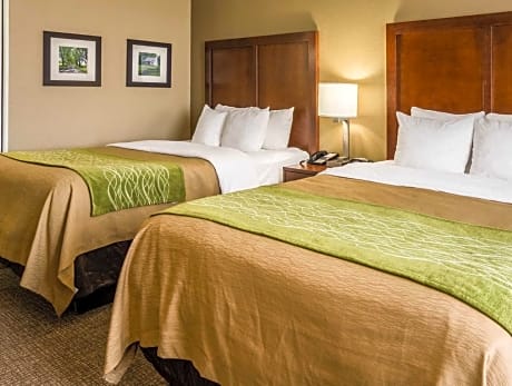 2 Double Beds, Smoking