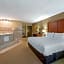 Comfort Inn & Suites North At The Pyramids