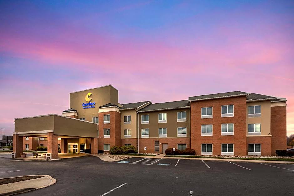 Comfort Inn & Suites Akron South