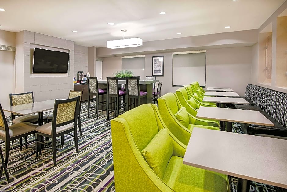 La Quinta Inn & Suites by Wyndham The Woodlands/Spring