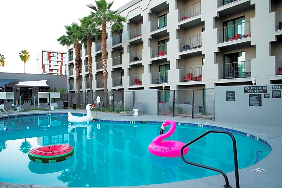 Moxy by Marriott Phoenix Tempe/ASU Area
