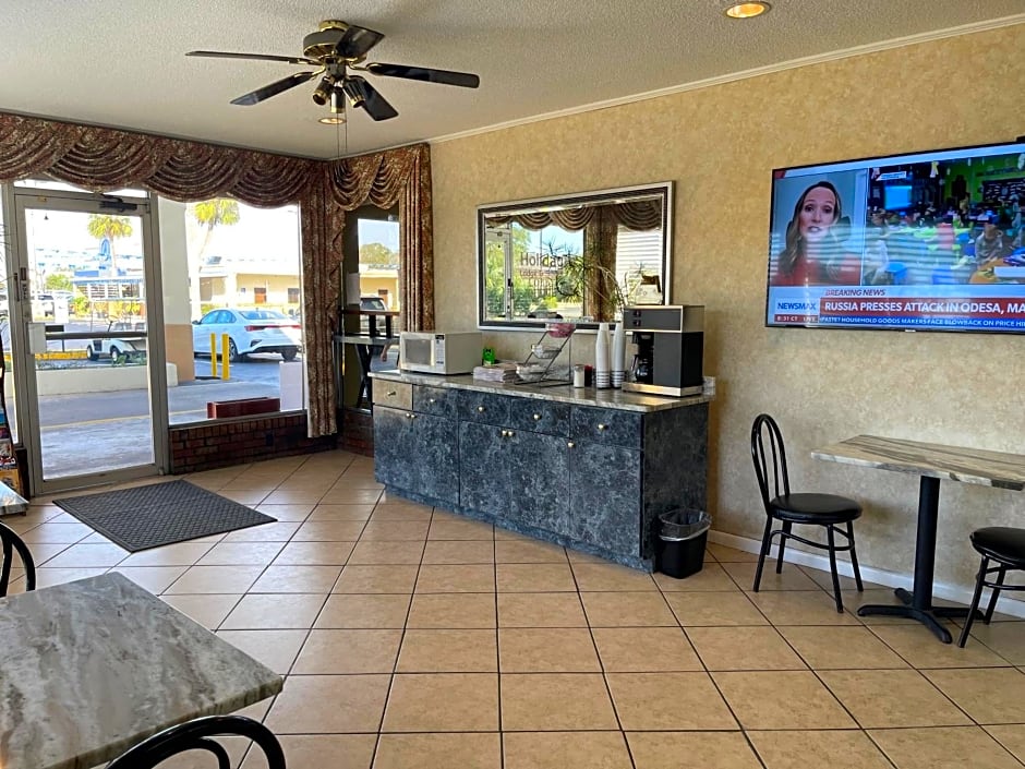 Hole Inn the Wall Hotel - Sunset Plaza - Fort Walton Beach