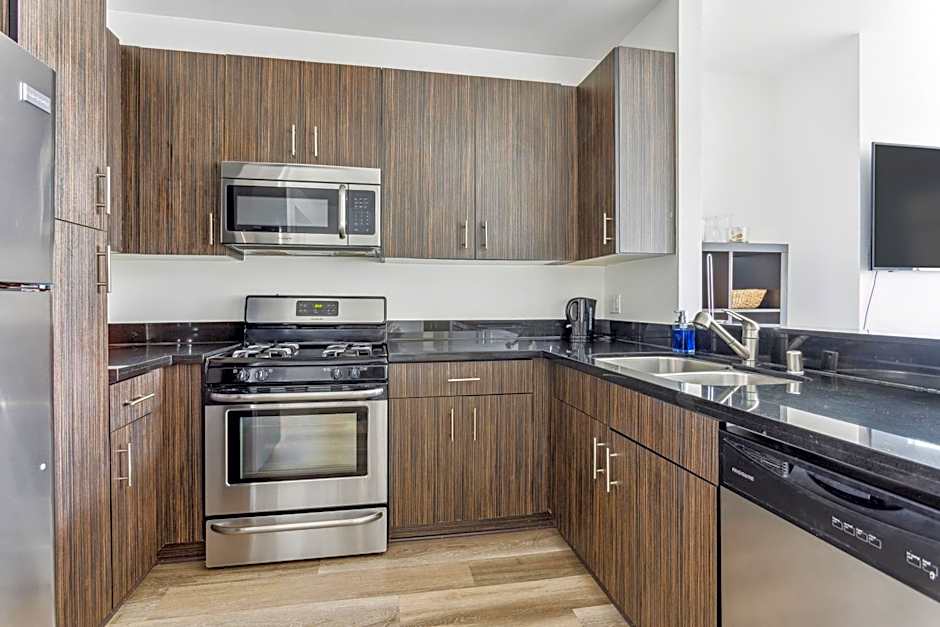 One Bedroom Remodeled Unit Central