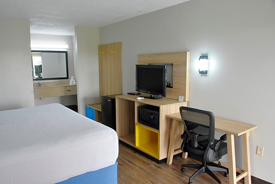 Days Inn by Wyndham Oak Grove/Ft. Campbell